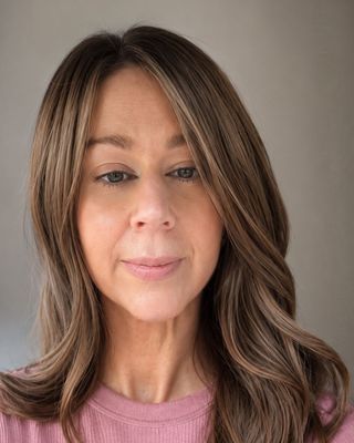 Photo of Siobhan Farrimond, Psychotherapist, MA, MUKCP