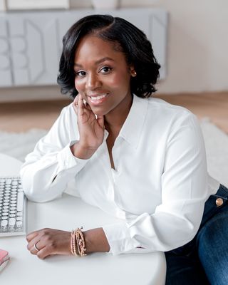 Photo of Annick Thompson, Registered Psychotherapist (Qualifying), BA, MDiv, RP(Q)