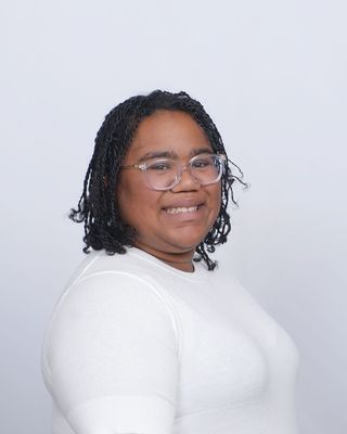 Photo of Zynthia Manalansan - Zynthia Manalansan @ Grow Through Life Counseling, Associate Professional Clinical Counselor, APCC