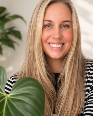Photo of Katie Snow, Psychotherapist, PNCPS Acc.