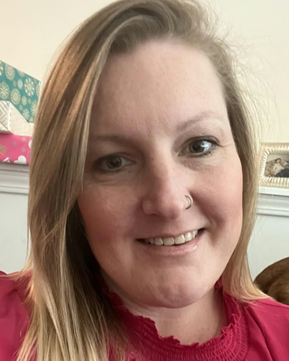 Photo of Lindsay Hicks, Licensed Clinical Mental Health Counselor, LCMHC