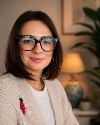 Photo of Dr Gemma Ling, Psychologist, HCPC - Couns. Psych.