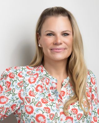 Photo of Dr. Jennifer E Kaufman Walker, Licensed Professional Counselor, PhD, EMDR-C, CFRC, CCTS, CAGCS