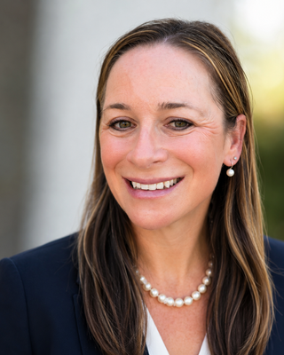 Photo of Stephanie Paskievich, Clinical Social Work/Therapist, LICSW