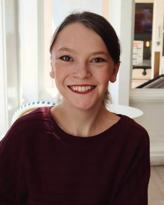 Photo of Zoë Tayler Deibel, Pre-Licensed Professional