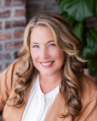 Photo of Megan Ara, Psychiatric Nurse Practitioner, MSN, APRN, PMHNP