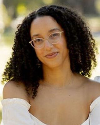 Photo of Juliana Collins, Clinical Social Work/Therapist, MSW, LCSW, CCTP