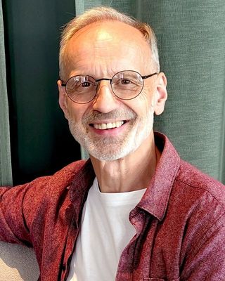 Photo of Christopher Leonard, Counsellor, MBACP