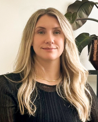Photo of Amy Reis Williams, Counsellor