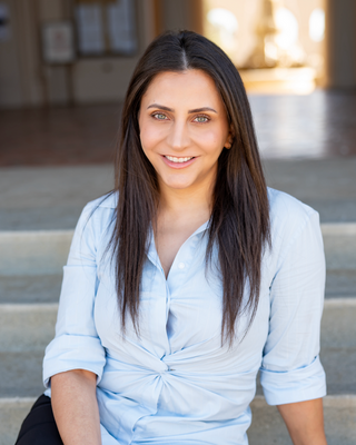 Photo of Nareh Nazari, Marriage & Family Therapist, MA, LMFT