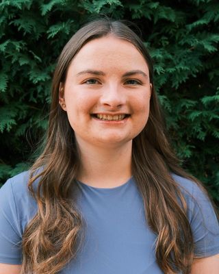 Photo of Niamh Lloyd, Registered Psychotherapist (Qualifying), BA, MA