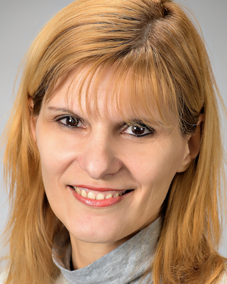 Photo of Nicoleta Negoita, Registered Psychotherapist (Qualifying)