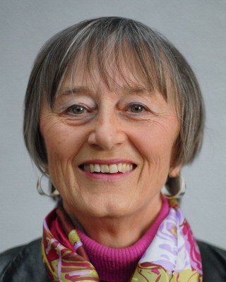 Photo of Barbara Burrows, Licensed Psychoanalyst in Dundas, ON