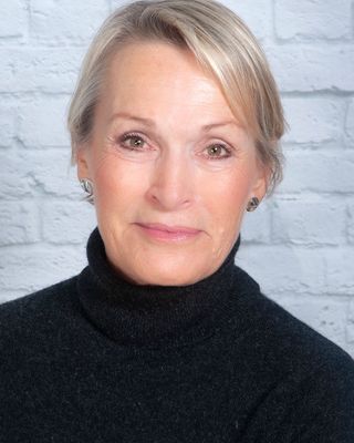 Photo of Jo Nicholl, Psychotherapist, MBACP