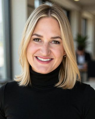 Photo of Alexandra Himel, Psychiatric Nurse Practitioner, DNP