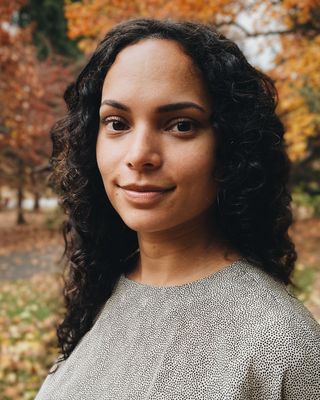 Photo of Anna Stewart, Art Therapist, MA, LCAT