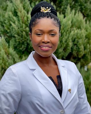 Photo of Evelyn Osei, Psychiatric Nurse Practitioner, DNP, FNP-c, PMHNPbc