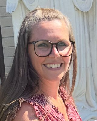 Photo of Yinia Arce - Breakthrough Addiction Counseling, Drug & Alcohol Counselor, MS, LADC I