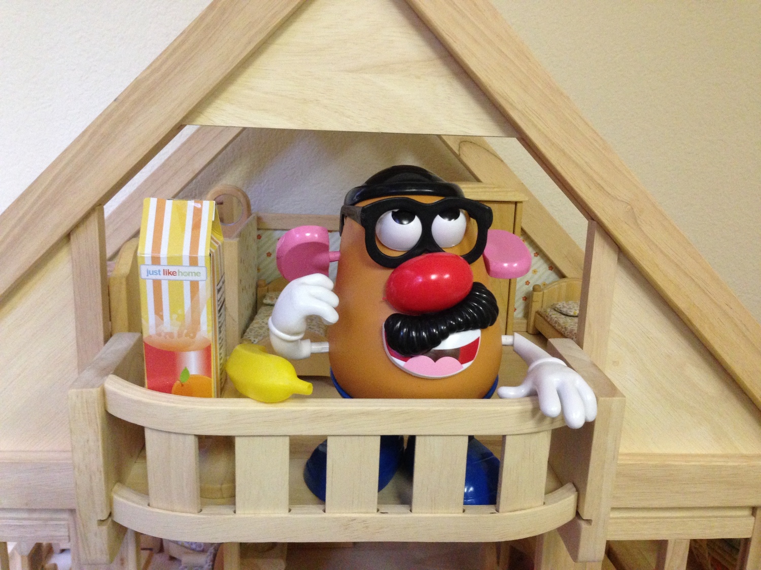 Gallery Photo of Mr Potato Head giving an audience