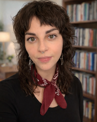 Photo of Sarah Hull, Registered Social Worker, Psychotherapist, MSW, RSW
