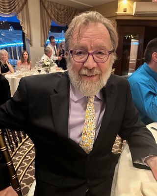 Photo of Robert J Stine, Psychiatrist, MD, LAC