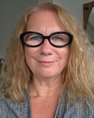 Photo of Sarah Batty, Psychotherapist, MBABCP