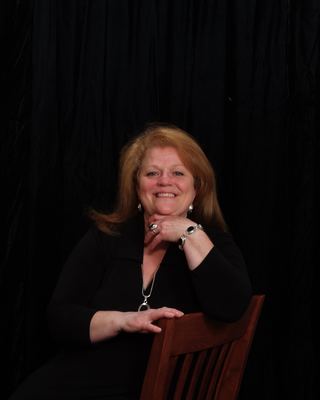 Photo of Renae Nagle, Clinical Social Work/Therapist, LCSW, MSW, BS, Veteran, Hypno, tist
