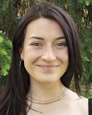 Photo of Ariel Parry, Pre-Licensed Professional in Minneapolis, MN