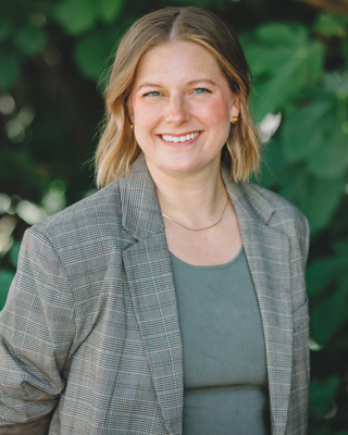 Photo of Elizabeth Yoshonis, Marriage & Family Therapist Associate, AMFT