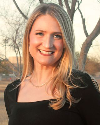 Photo of Elise Pinkowski, LMSW