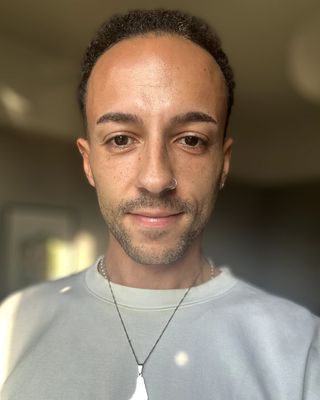 Photo of Dr Elliot Lewis Miller, Psychologist, PsychD, HCPC - Clin. Psych.