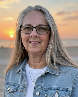 Photo of Avril Lindsay Dennis, Clinical Social Work/Therapist, LCSW