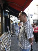Gallery Photo of Browsing the streets of Paris