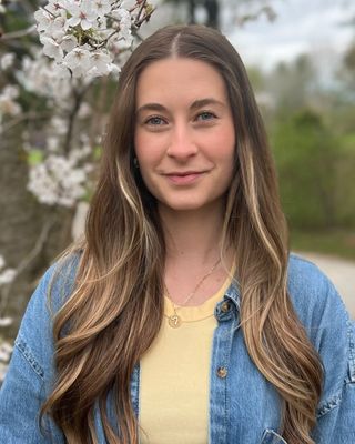 Photo of Abbigayle Lee, Registered Psychotherapist, MACP, RP
