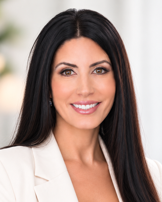 Photo of Courtney McDonald, Psychiatric Nurse Practitioner, MSN, PMHNP, AGNP