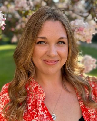 Photo of Emily Meyers, Counsellor, MNCPS Acc.