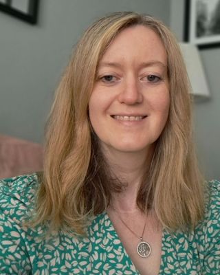 Photo of Cindy Knapton CBT, Psychotherapist in Paisley, Scotland