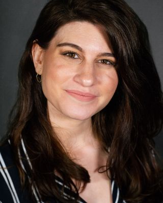 Photo of Dr. Tara Gralnick, Psychologist, PhD, CPsych