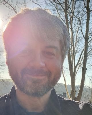 Photo of Ross Charnock, Psychotherapist, MBABCP