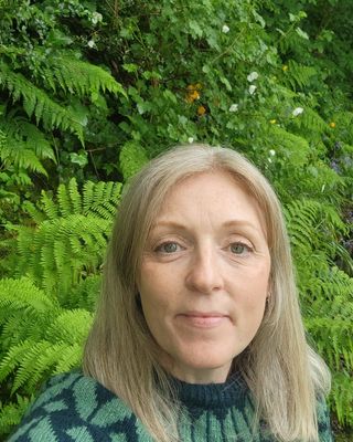 Photo of Karen Moore, Psychotherapist, MBACP