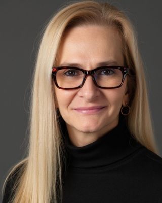 Photo of Dr. Lucinda Schoenick, Psychiatric Nurse Practitioner, DNP, PMHNP-C, FNP-C