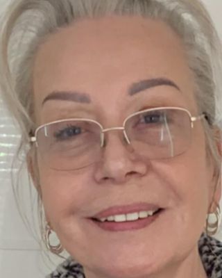 Photo of Helen Daniels, Psychotherapist, MBACP Accred