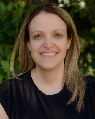 Photo of Lisa Jaques, Registered Psychotherapist (Qualifying), MACP, BA