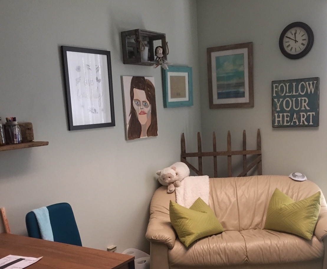 Gallery Photo of Welcome! Linda Rose is a licensed clinical counselor (LPCC) in KY, the office is warm and inviting!