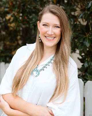 Photo of Lauren Henry, Pre-Licensed Professional, MS, PLPC, CCTP-I