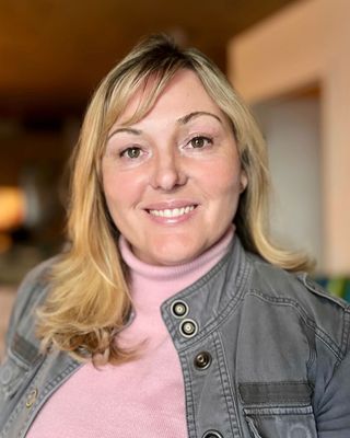 Photo of Kristin Denault, Registered Social Worker, BSW, MSW, RSW