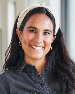 Photo of Katherine Fernandez, LSW, RYT, Clinical Social Work/Therapist