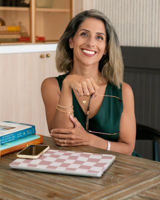 Photo of Shahrzad Shadmani, Psychiatric Nurse Practitioner, PMHNP, FNP