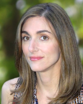 Dr. Elise Munoz