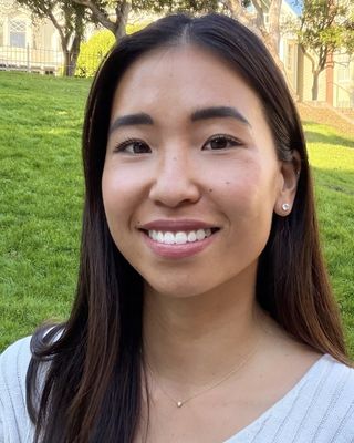 Photo of Lindsay Wakayama, Psychologist